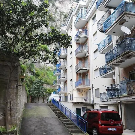 Elegant In 65m² + Balcony Διαμέρισμα Maiori