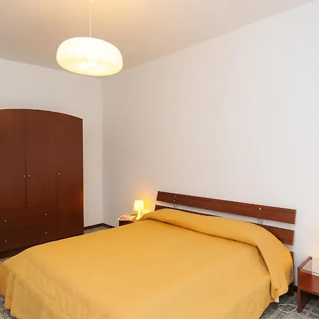 Elegant In 65m² + Balcony *
